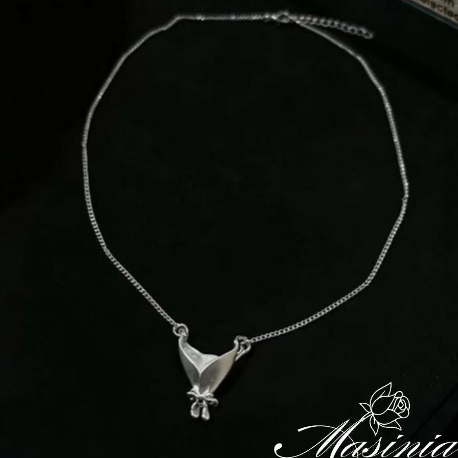 Real Flower Pendant Necklace – Wear a Fresh Flower Close to Your Heart | Romantic Gift for Her