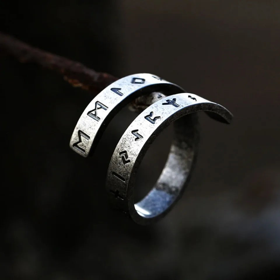 1️⃣ Viking Rune Ring Stainless Steel Nordic Adjustable Biker Ring Men Women