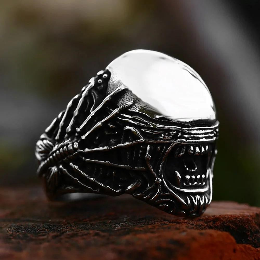 1️⃣ Skull Spider Ring 316L Stainless Steel Punk Biker Gothic Ring for Men Hallow