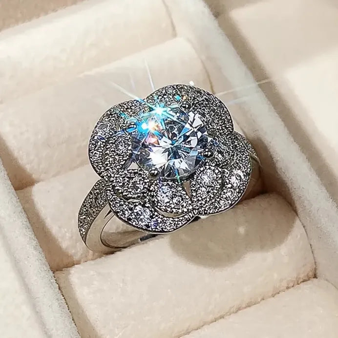 Elegant Geometric White Cubic Zirconia Wedding Ring for Women Silver Tone