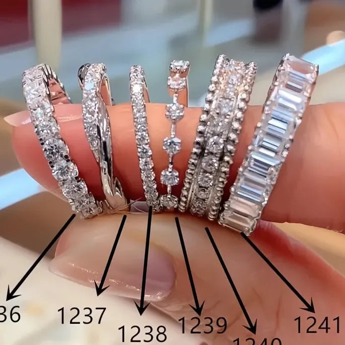 Fashion Contracted Design Women's Brass Ring with White Cubic Zirconia Wedding Party Jewelry
