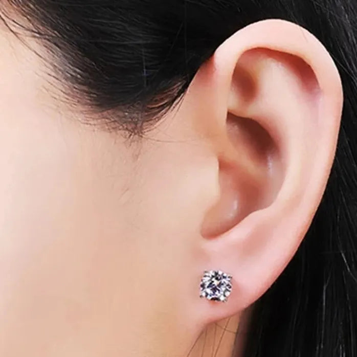 Classic 4 Claws Cubic Zirconia Women’s Minimalist Crystal Stud Earrings