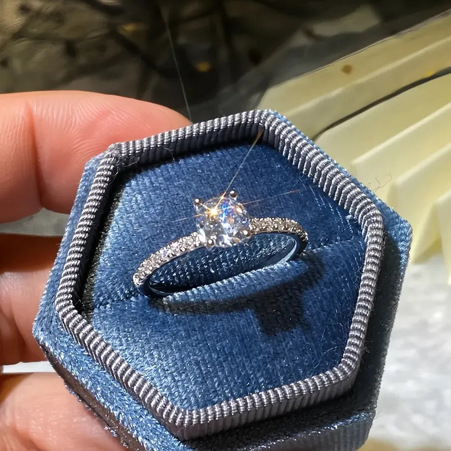 Classic 4 Claws Round Cubic Zirconia Women’s Wedding Engagement Ring Brass Bridal Jewelry 3 Colors