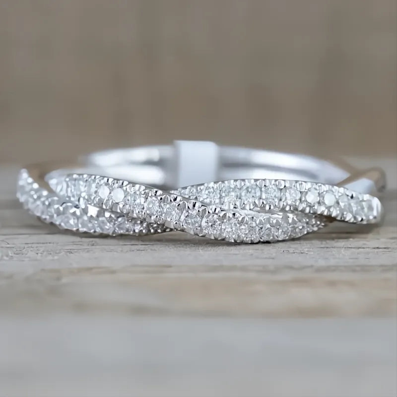 Fashion Twist Silver Color Band Ring for Women White CZ Cubic Zirconia Stylish Jewelry Accessory
