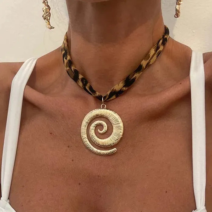 Vintage Large Starfish Pendant Necklace for Women Brown Leopard Print Rope Choker Jewelry