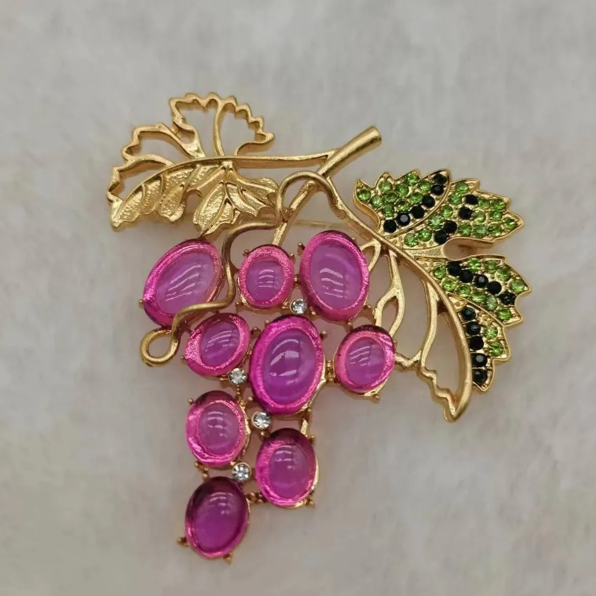 Women's Retro 3D Grape Rhinestone Brooch Pin for Dress Party Accessory
