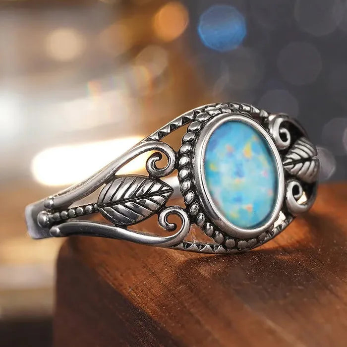 Vintage Resin and Copper Carved Hollow Oval Ring for Women’s Holiday Party Jewelry