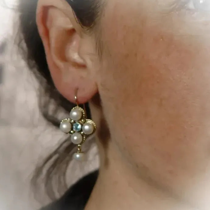 Retro Baroque Style Women's Earrings Elegant Pearl Inlay Zinc Alloy Jewelry