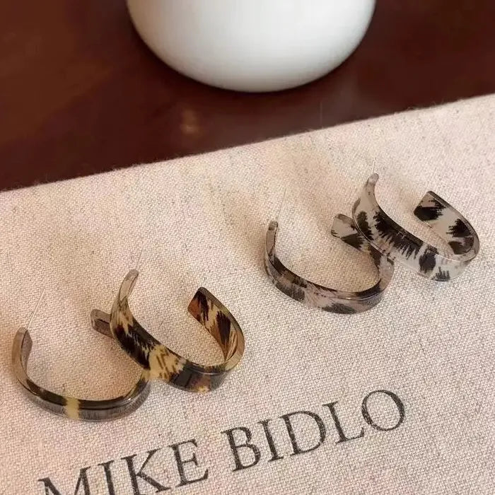 Acrylic Leopard Print Stud Earrings Women’s Retro Elegant Fashion Ring