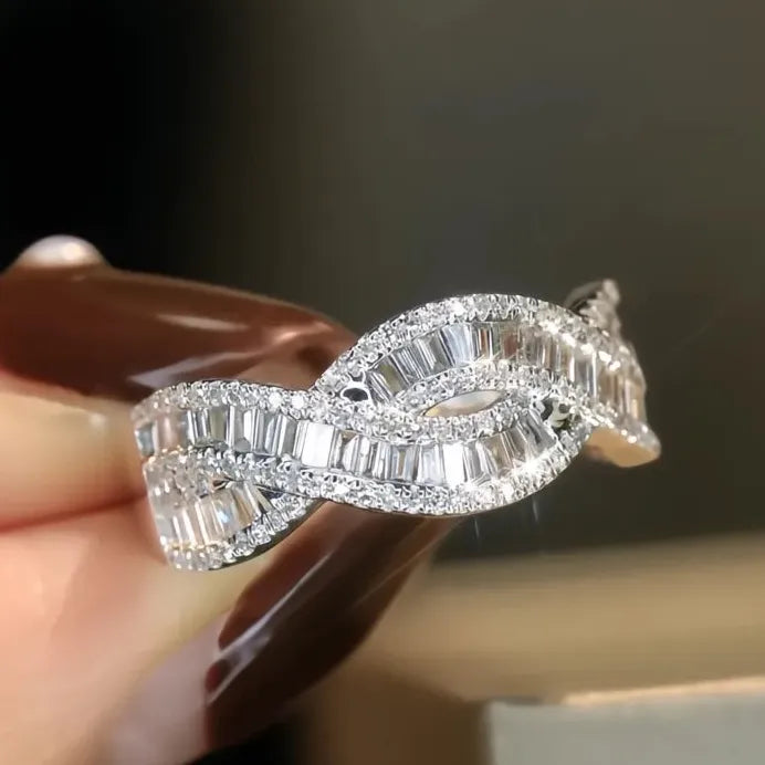Twisty Women’s Geometric Cubic Zirconia Cocktail Ring for Wedding Party
