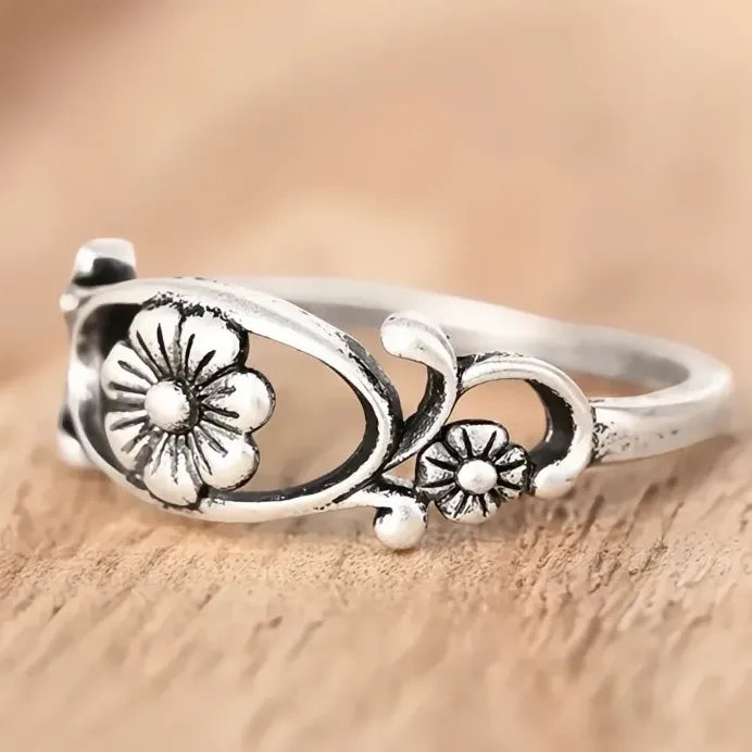 Vintage Engraved Hollow Flower Ring for Women Anniversary Gift Jewelry