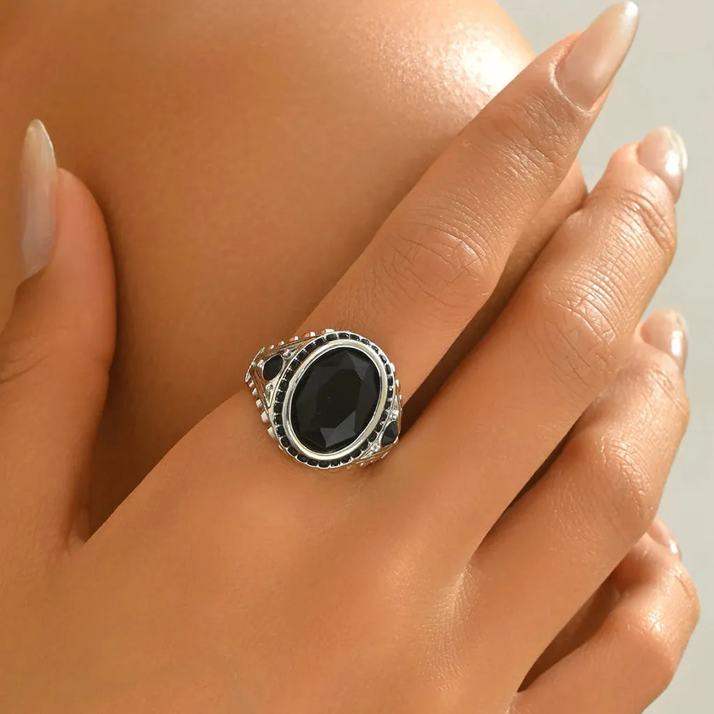Vintage Men's Zinc Alloy Ring Inlaid with Black Gem for Banquet Business Jewelry