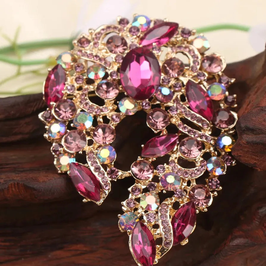 Luxury Openwork Floral Classic Brooch Gift for Men and Women