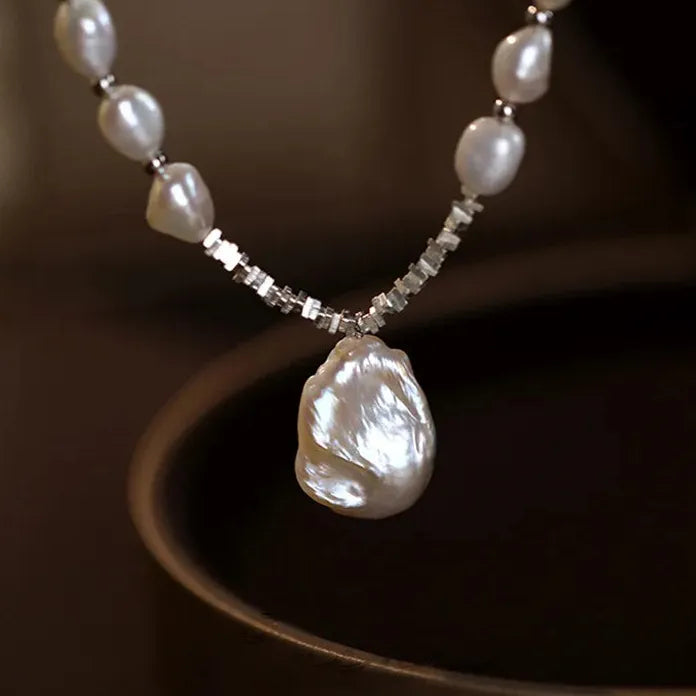Luxury Baroque Pearl Necklace with French Retro Water Drop Pendant Zinc Alloy