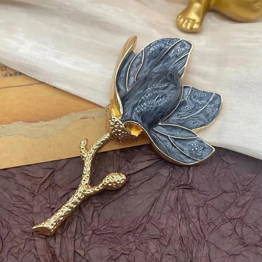 Classic Tulip Flower Brooch Wedding Gift for Men and Women