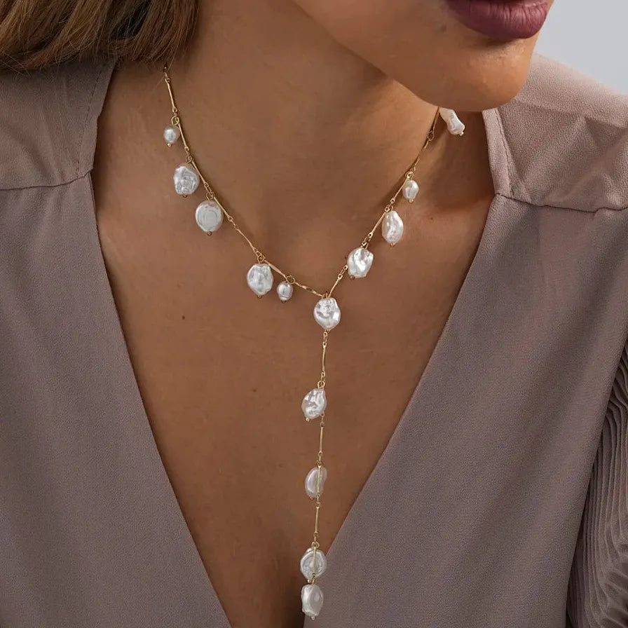 Vintage Irregular Pearl Pendant Necklace for Women Zinc Alloy