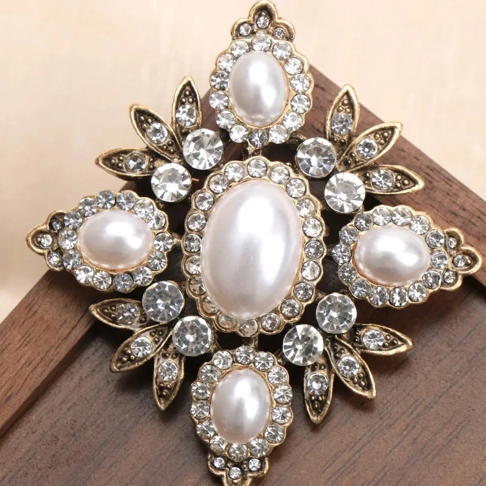 Classic Animal Brooch Pins Cat Lizard Flower Spider Insect Jewelry