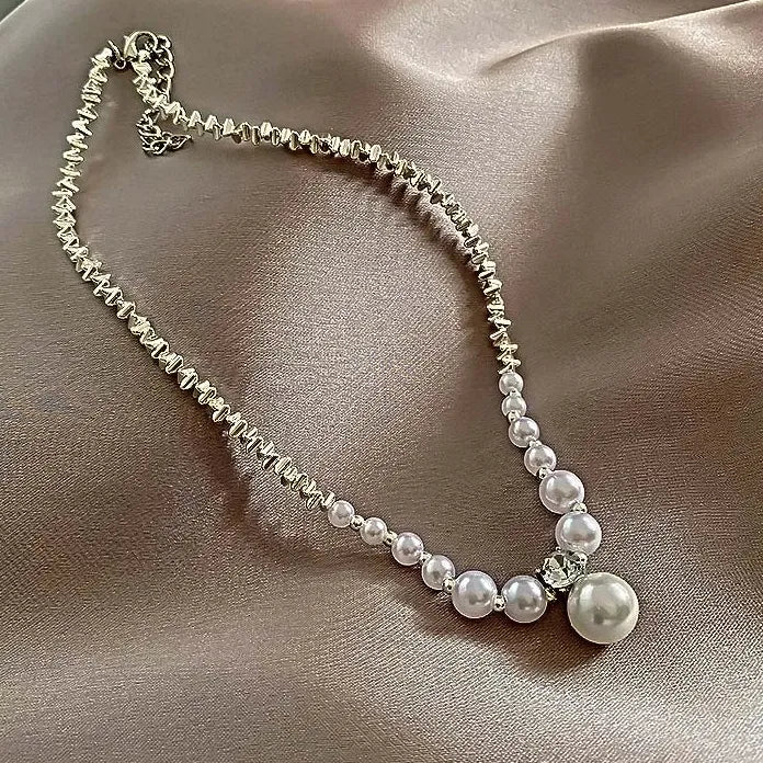 Pearl Droplet Necklace for Women Minimalist Geometric Circle Collarbone Jewelry