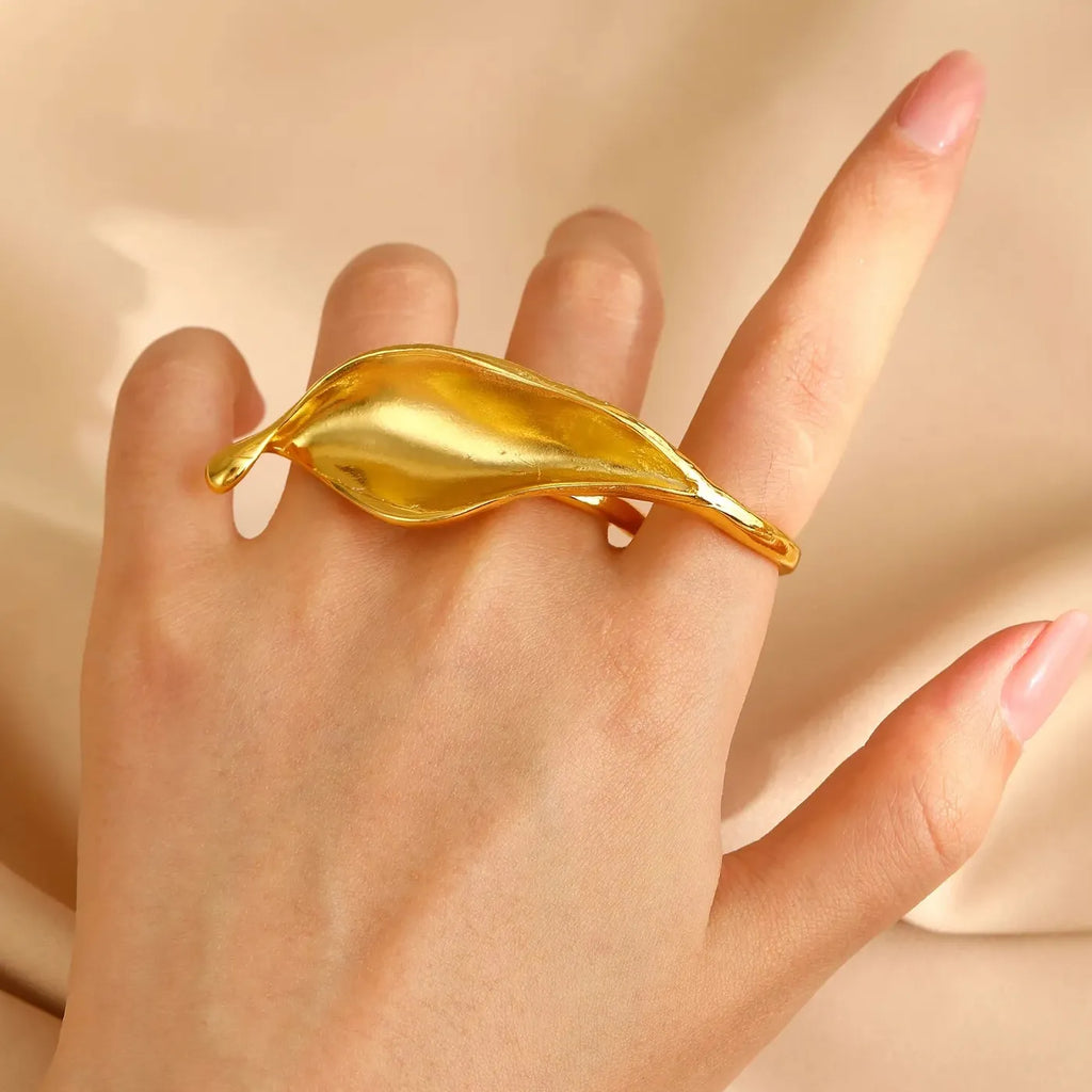 Large Frosted Leaf Ring for Women Punk Vintage Jewelry Gift Party Accessory