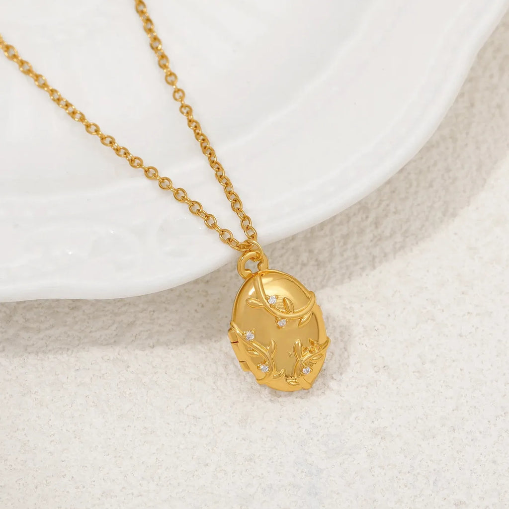18K Gold Geometric Oval Photo Pendant Necklace Stainless Steel Choker Gift for Her