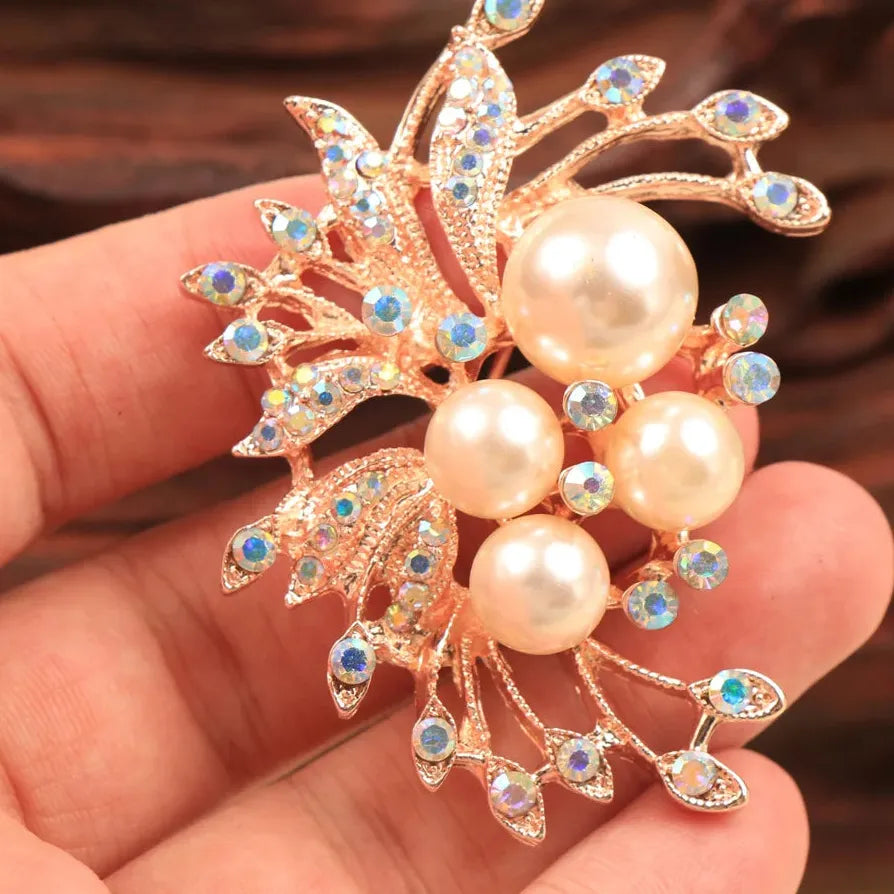 Vintage Classic Flower Brooch Pin Elegant Jewelry Gift for Men Women