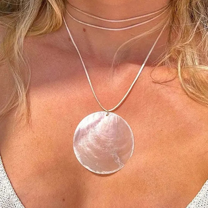 Minimalist White Shell Round Pendant Necklace Women Multi-layer Chain Fashion