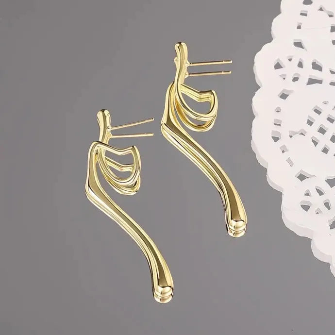 Luxury Gold Zinc Alloy Drop Earrings Long Twisty Geometric Design for Wedding Party