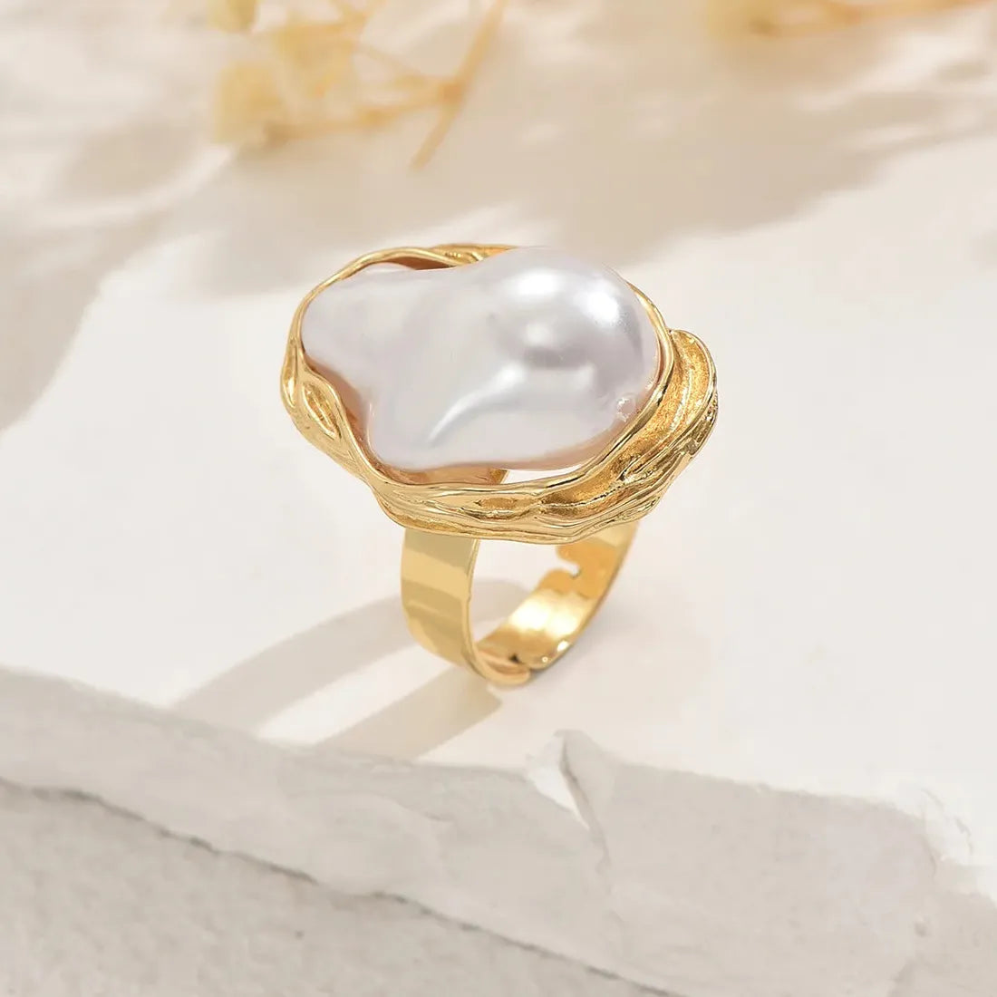 Adjustable Vintage Baroque Pearl Geometric Cocktail Ring for Women Stylish
