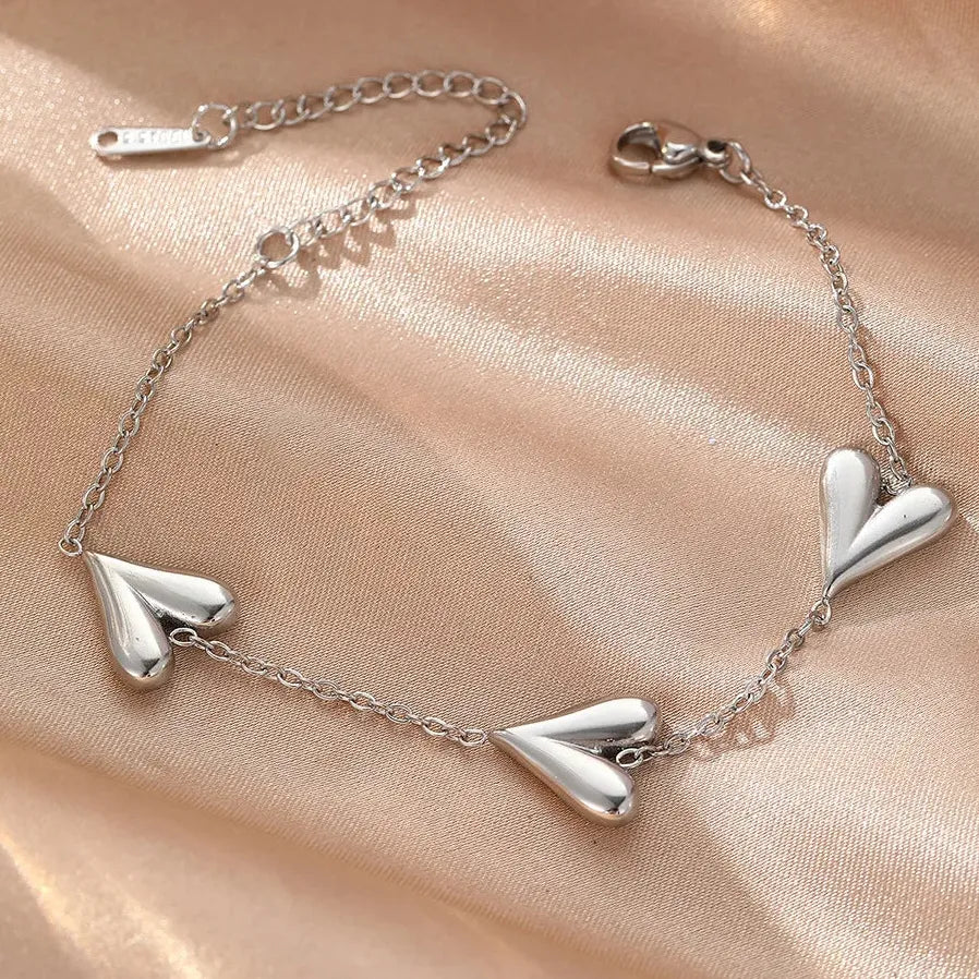 Gold Heart-Shaped Stainless Steel Bracelet for Women Minimalist Waterproof Jewelry