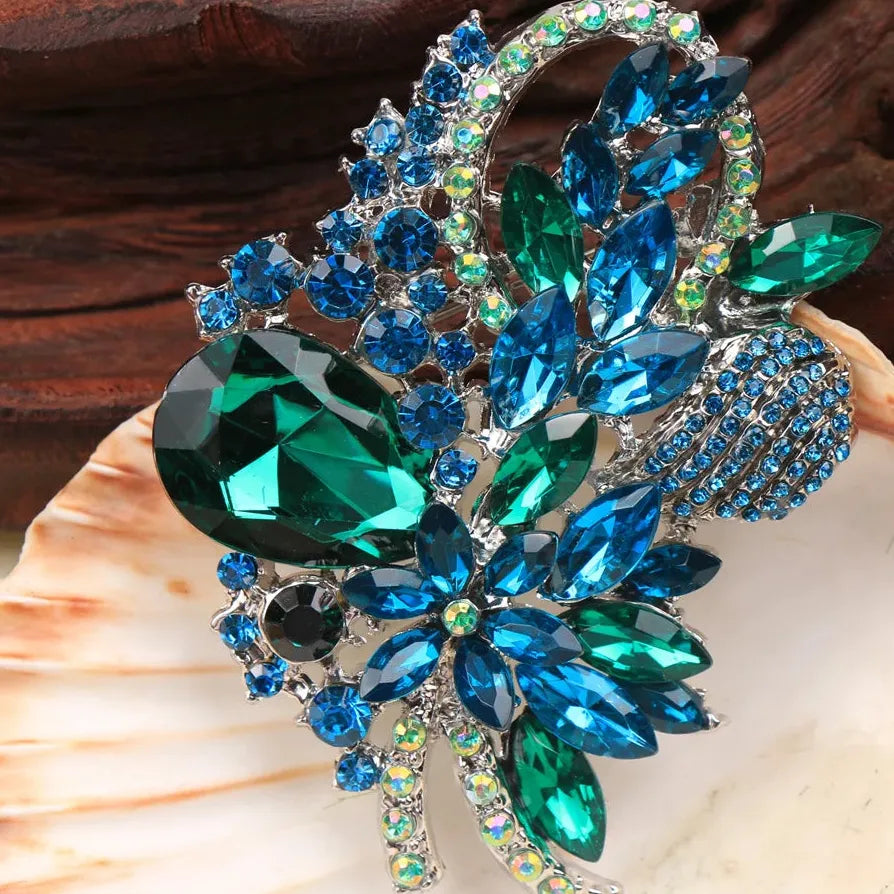 Luxury Openwork Floral Brooch Classic Gift for Men & Women