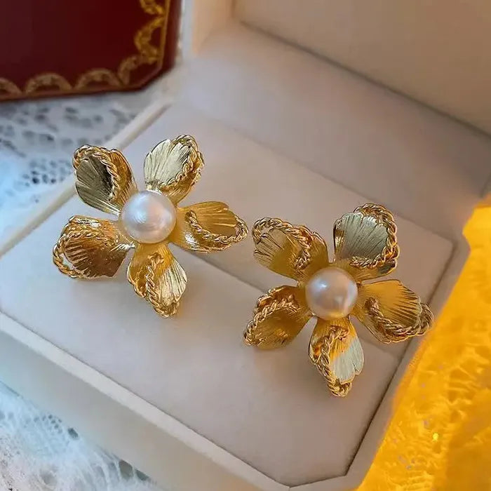 French Elegant Gold Pearl Flower Stud Earrings Vintage Luxury Jewelry
