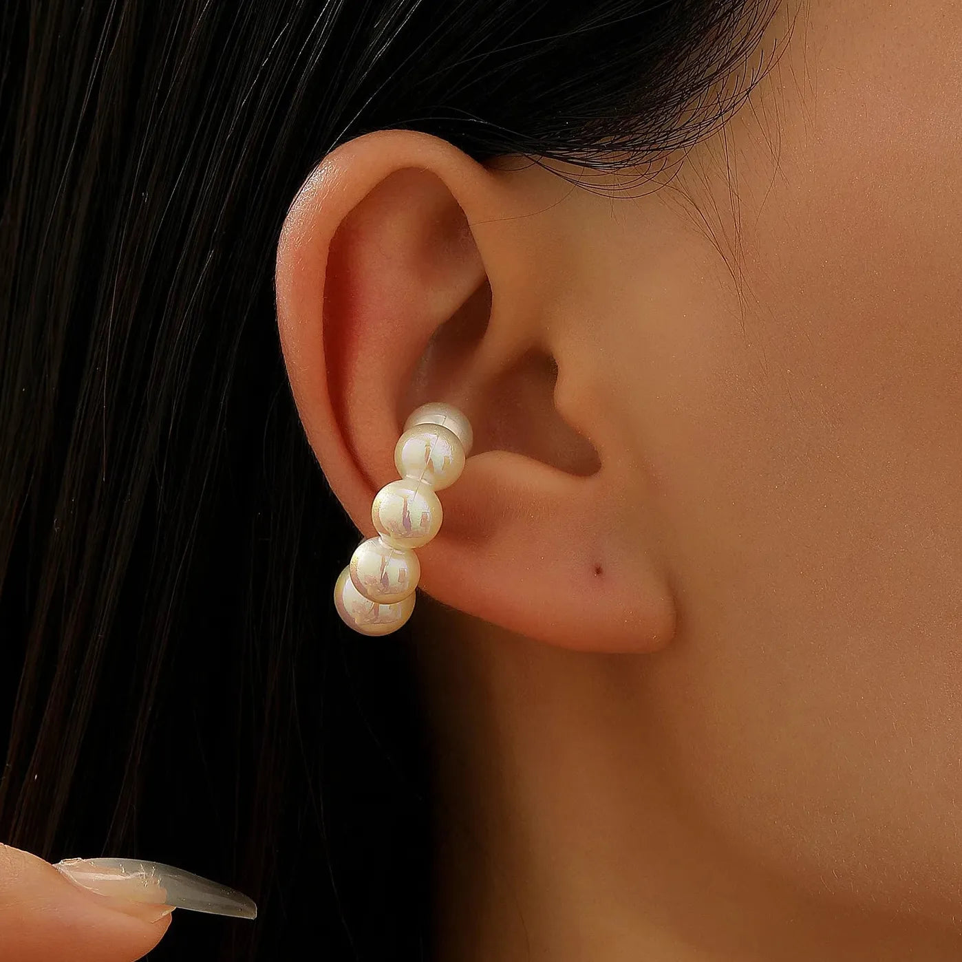 Retro Pearl White Striped Geometric Ear Clip C-Shaped Ear Cuff for Women