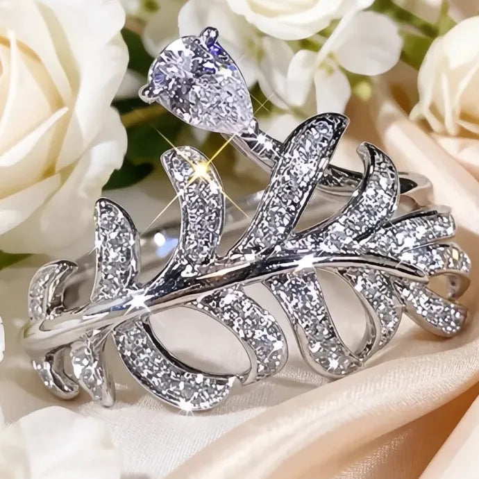 Leaf Shaped Women’s Wedding Ring Luxury Waterdrop Cubic Zirconia Brass Band