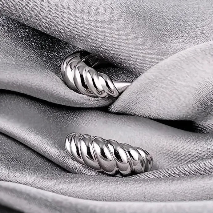 Elegant Modern Glossy Twisty Brass Rings for Women Wedding Jewelry