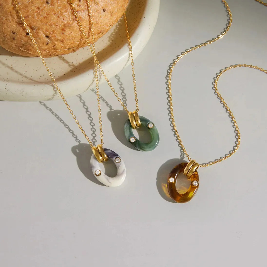Minimalist Hollow Oval Natural Stone Pendant Necklace Stainless Steel 18k Gold Plated Jewelry