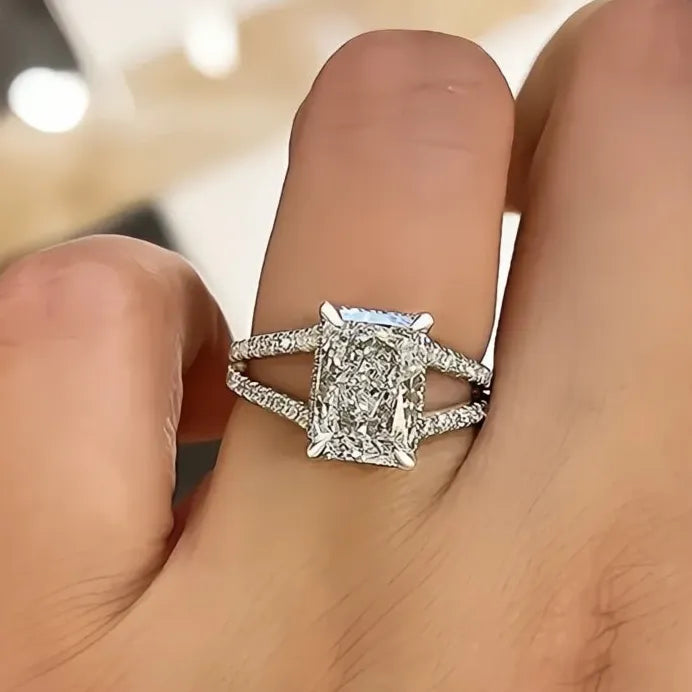 Elegant Luxury Rectangular Cubic Zirconia Crystal Wedding Engagement Ring for Women