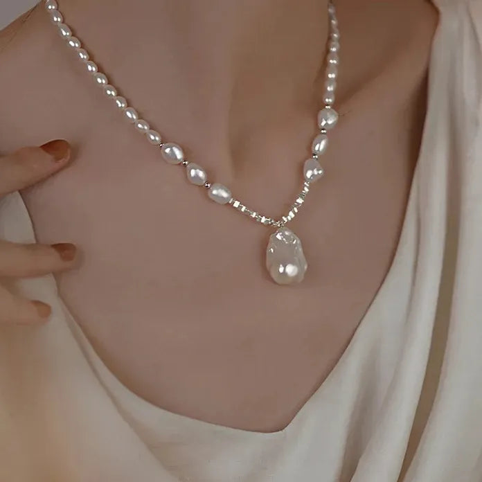 Luxury Baroque Pearl Necklace with French Retro Water Drop Pendant Zinc Alloy