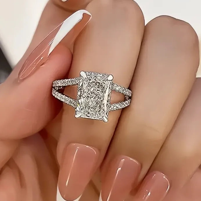 Elegant Luxury Rectangular Cubic Zirconia Crystal Wedding Engagement Ring for Women