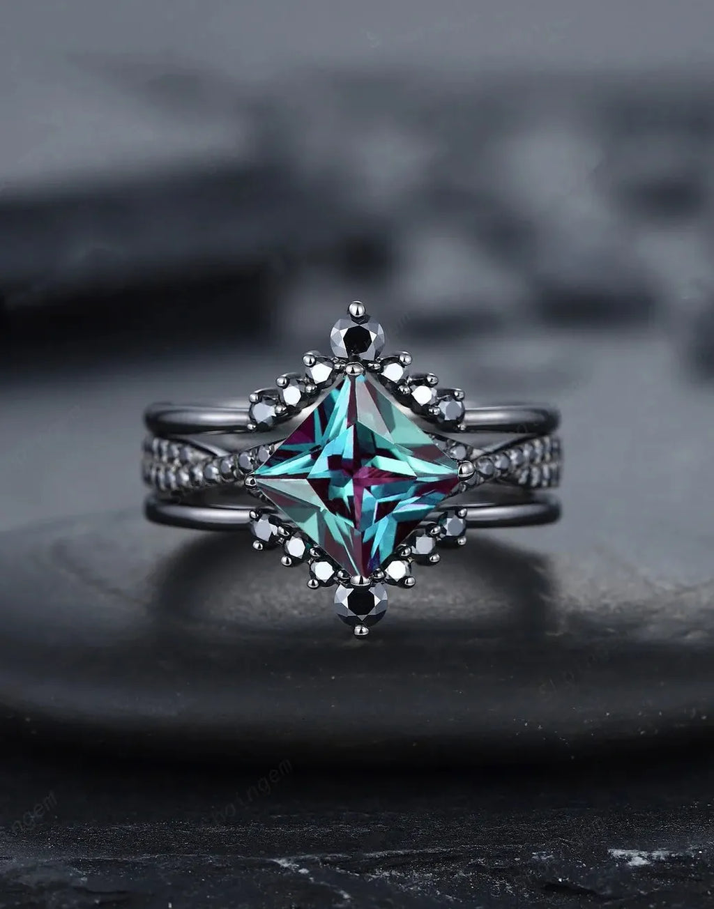 Luxury Retro Gun Plated Black Zinc Alloy Ring Set with Micro Black Zircon for Couples