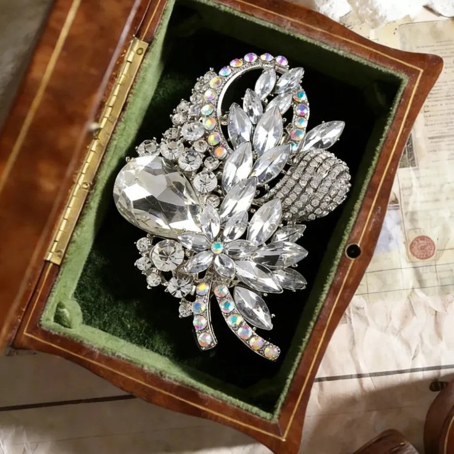 Classic Floral Openwork Brooch Wedding Gift for Men and Women