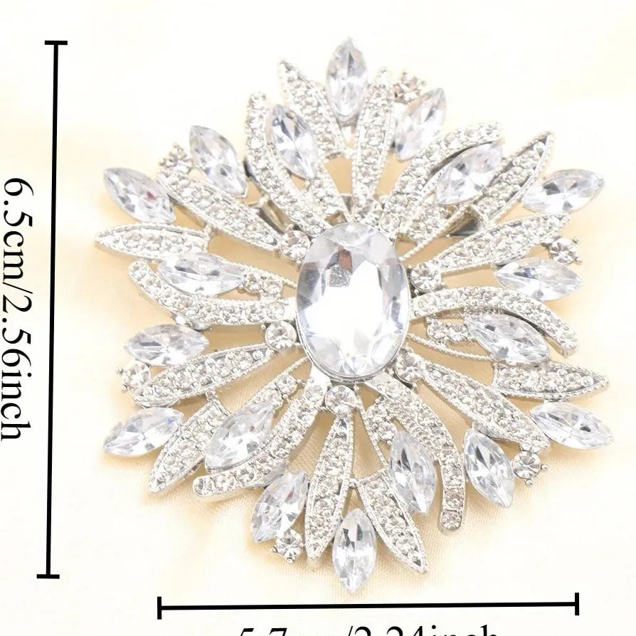 Vintage Openwork Floral Brooch Classic Style Gift for Men & Women