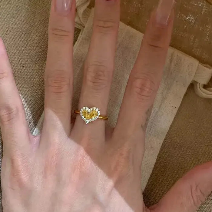 Heart-Shaped Zircon Copper Ring for Women Girls Fashion Yellow Crystal Gift Jewelry