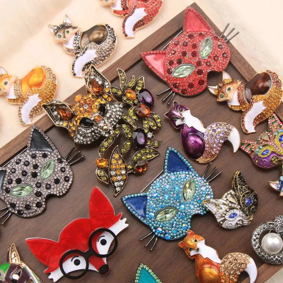 Vintage Fox Brooch Classic Jewelry for Women Elegant Style Accessory