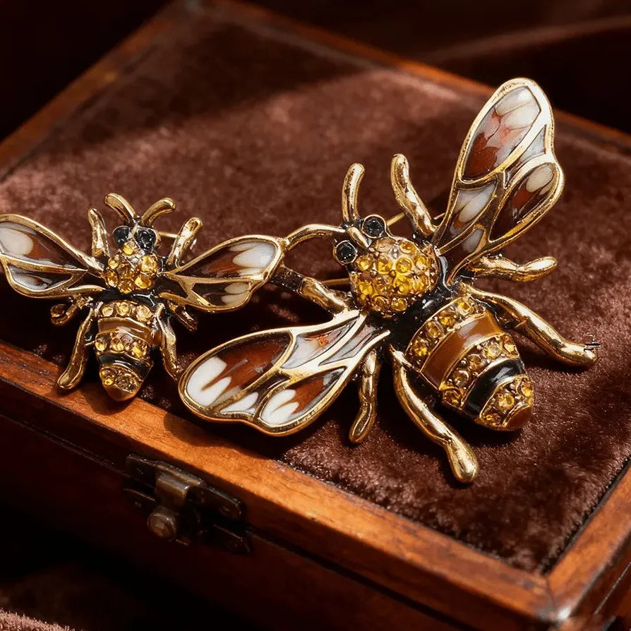 Classic Bee Brooch for Men Women Wedding Party Gift Accessory