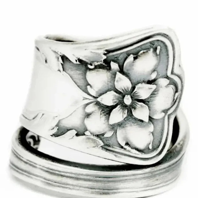 Sunflower Zinc Alloy Finger Ring for Women Vintage Silver Daily Wear Jewelry