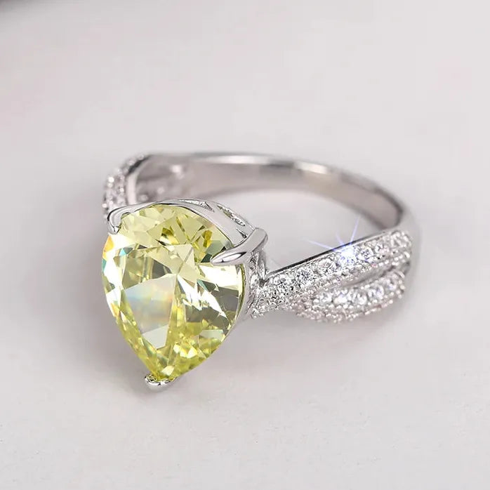 Waterdrop Pear Cubic Zirconia Ring for Women Light Yellow Bridal Jewelry