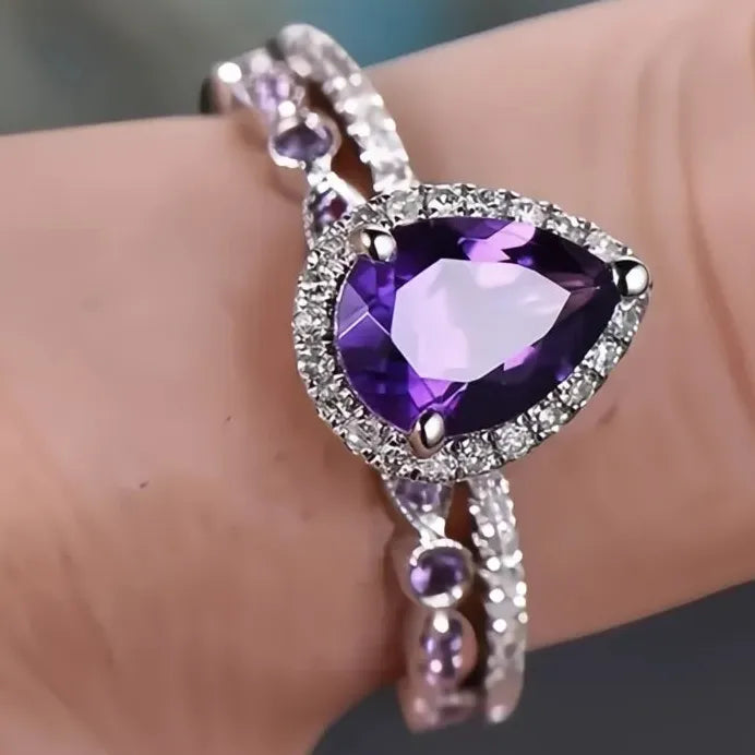 Elegant 2-Piece Women's Wedding Engagement Ring Set with Geometric Design