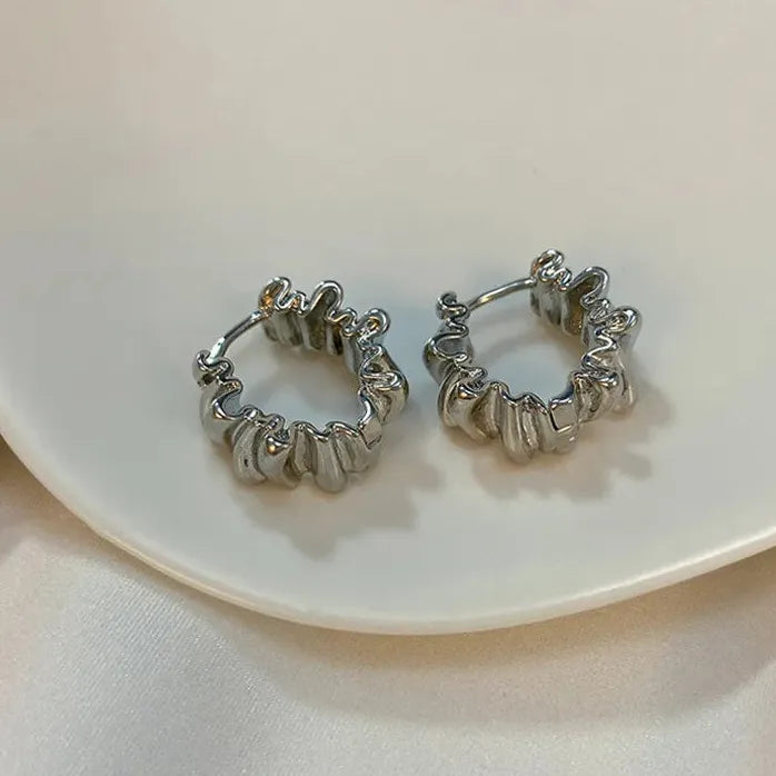 Modern Gold Metal Twisted Circle Hoop Earrings 2024 Trend Jewelry for Women
