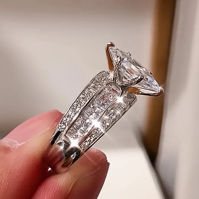 Elegant Women's Marquise Cubic Zirconia Brass Wedding Ring Geometric Band