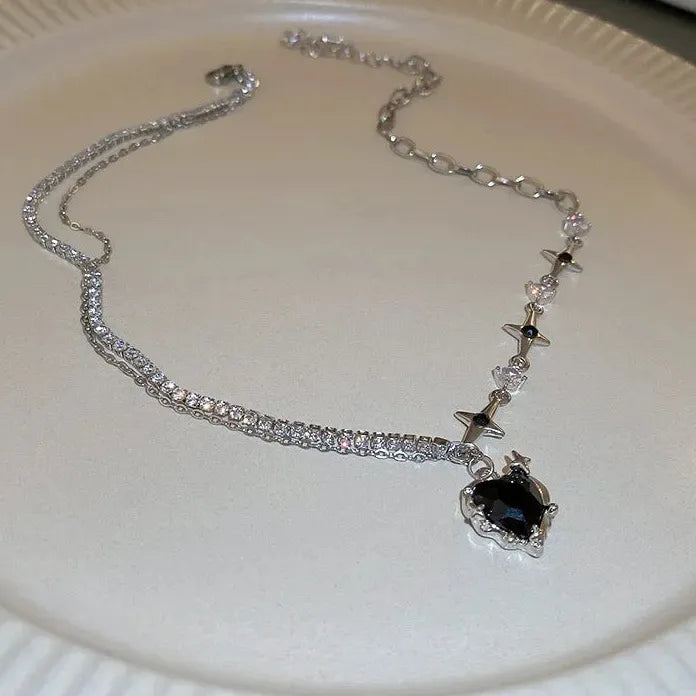 Y2K Kpop Black Heart Asymmetric Star Rhinestone Zinc Alloy Necklace